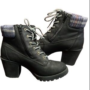 Zigi Soho Women’s Black Ankle Bootie.  Size 8